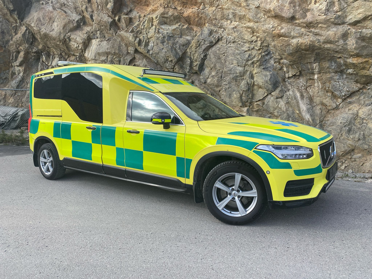 Volvo Nilsson XC90 D5 AWD - Ambulance / Krankenwagen / Швидка допомога - Ambulanza: foto 1 Volvo Nilsson XC90 D5 AWD - Ambulance / Krankenwagen / Швидка допомога - Ambulanza: foto 1