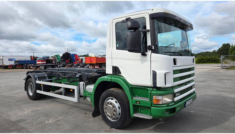 Scania P94 4X2 220 - Camion con sistema di cavi: foto 2 Scania P94 4X2 220 - Camion con sistema di cavi: foto 2