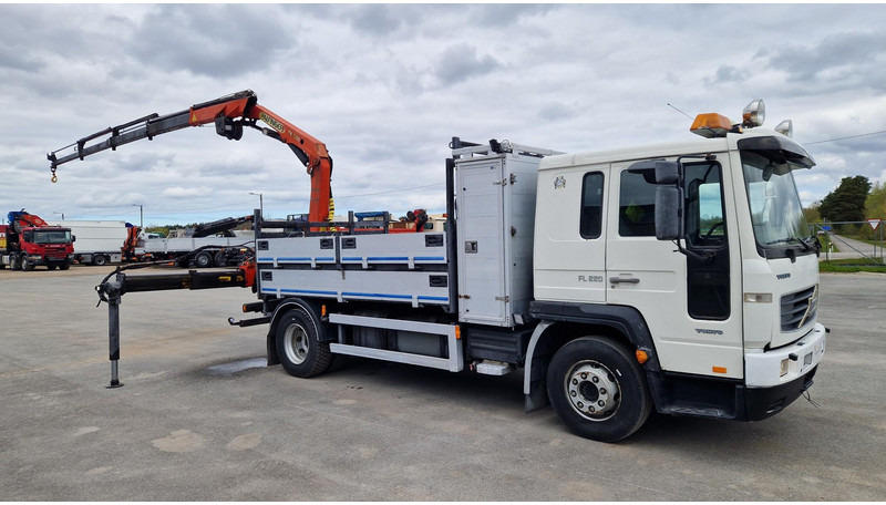 Volvo FL220 4X2 Palfinger PK7501 - Autocarro con pianale/ Cassone fisso, Camion con gru: foto 2 Volvo FL220 4X2 Palfinger PK7501 - Autocarro con pianale/ Cassone fisso, Camion con gru: foto 2