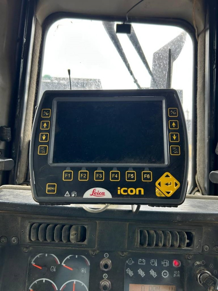 CAT D 7 R (Leica GPS / Under Preparation) - Bulldozer: foto 4 CAT D 7 R (Leica GPS / Under Preparation) - Bulldozer: foto 4