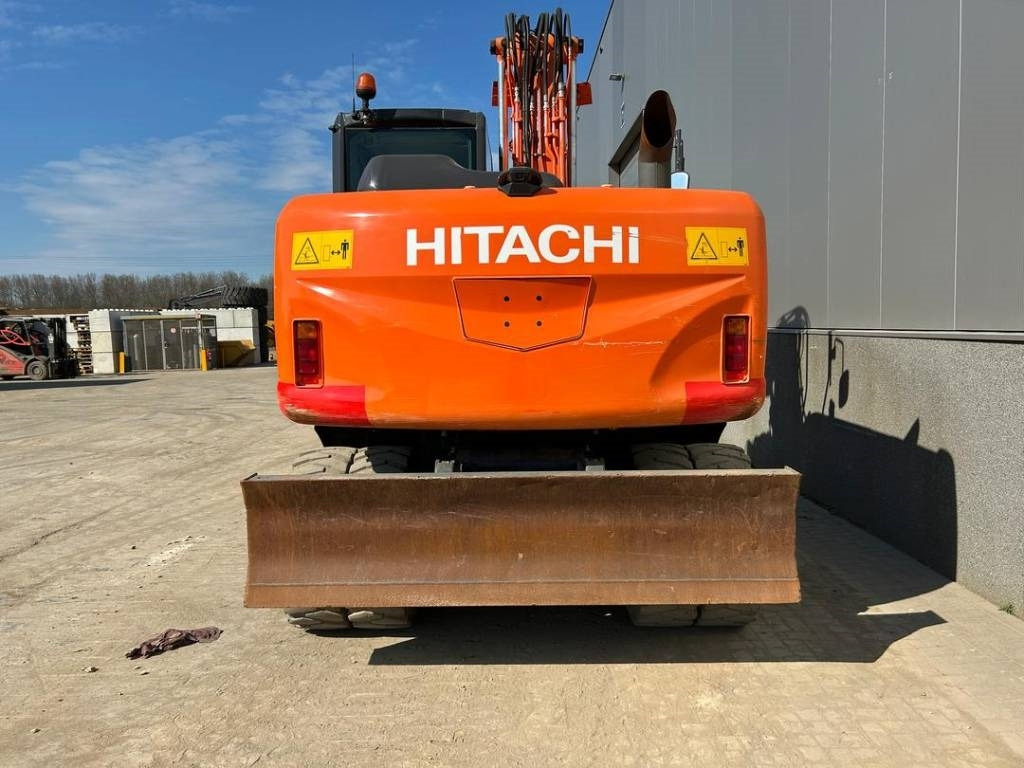 Hitachi ZX 140 W-5B - Escavatore gommato: foto 4 Hitachi ZX 140 W-5B - Escavatore gommato: foto 4