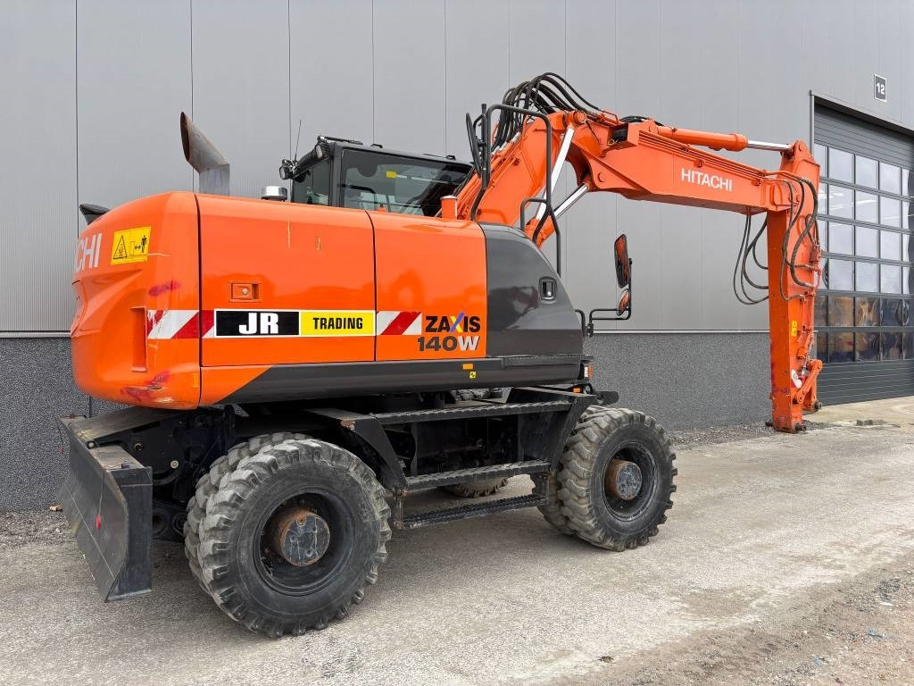 Hitachi ZX 140 W-5B - Escavatore gommato: foto 5 Hitachi ZX 140 W-5B - Escavatore gommato: foto 5