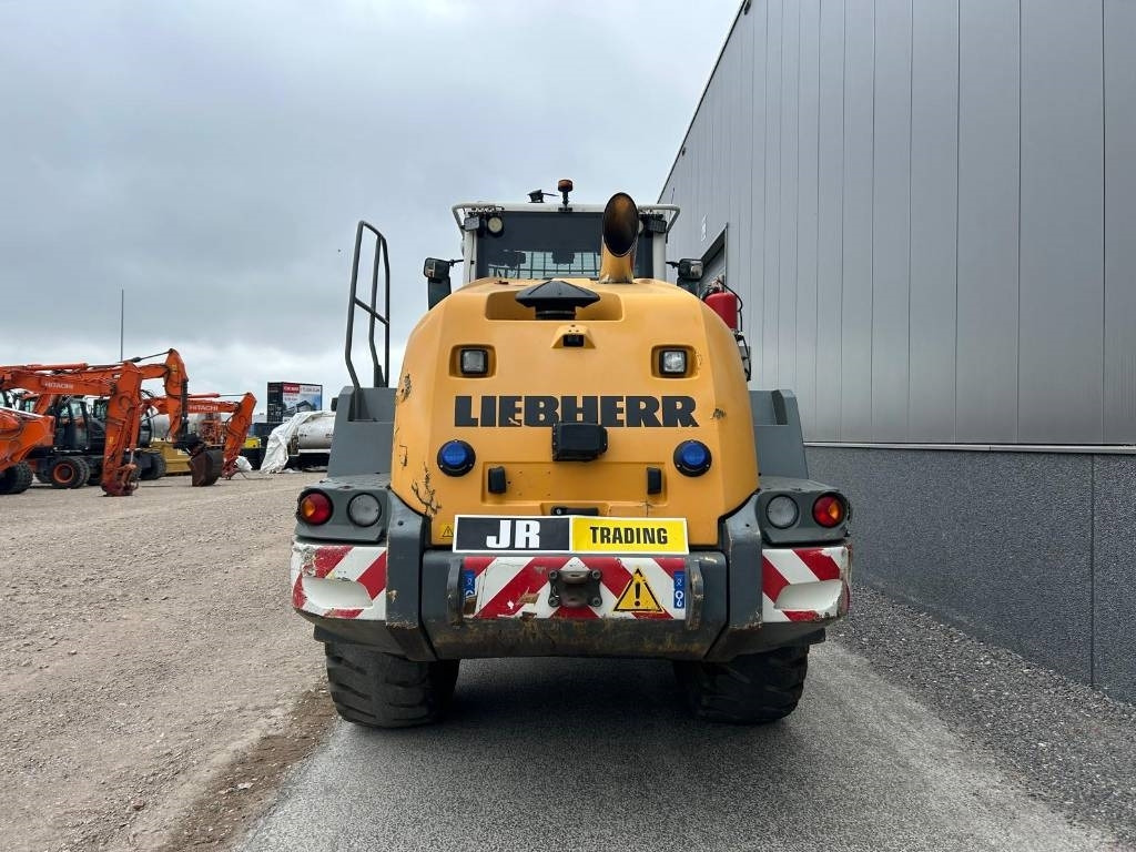 Liebherr L 550 (Comes with High-tip - Mit Hochkipper) - Pala gommata: foto 4 Liebherr L 550 (Comes with High-tip - Mit Hochkipper) - Pala gommata: foto 4
