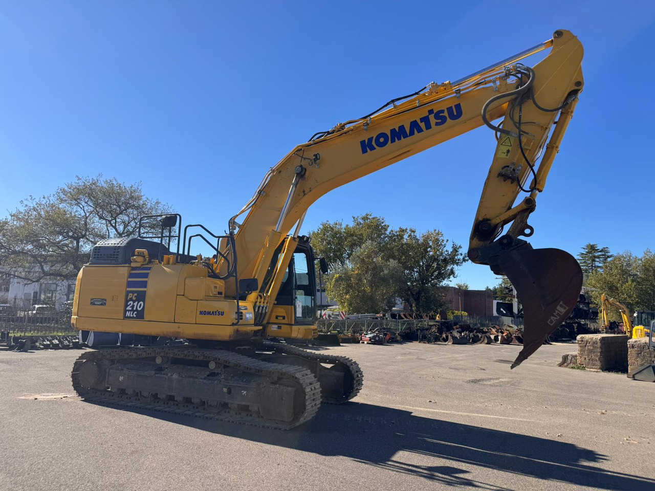 KOMATSU PC210 NLC-11 - Escavatore: foto 1 KOMATSU PC210 NLC-11 - Escavatore: foto 1