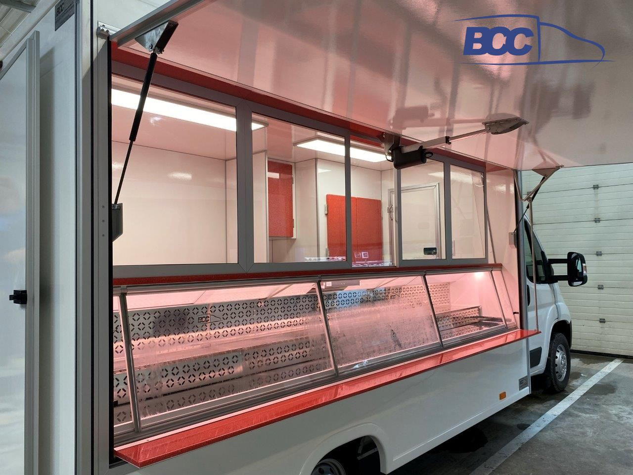 BCC POLSKA - FOOD TRUCK - MOBILNY SKLEP MIĘSNY PEUGEOT BOXER - Autonegozio: foto 2 BCC POLSKA - FOOD TRUCK - MOBILNY SKLEP MIĘSNY PEUGEOT BOXER - Autonegozio: foto 2
