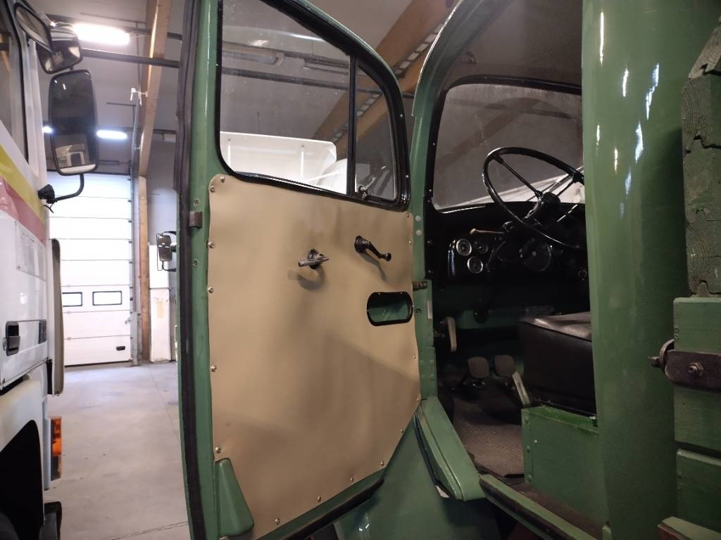 Mercedes-Benz 4x4 Kippilava,museo rekisterissä - Autocarro ribaltabile: foto 5 Mercedes-Benz 4x4 Kippilava,museo rekisterissä - Autocarro ribaltabile: foto 5