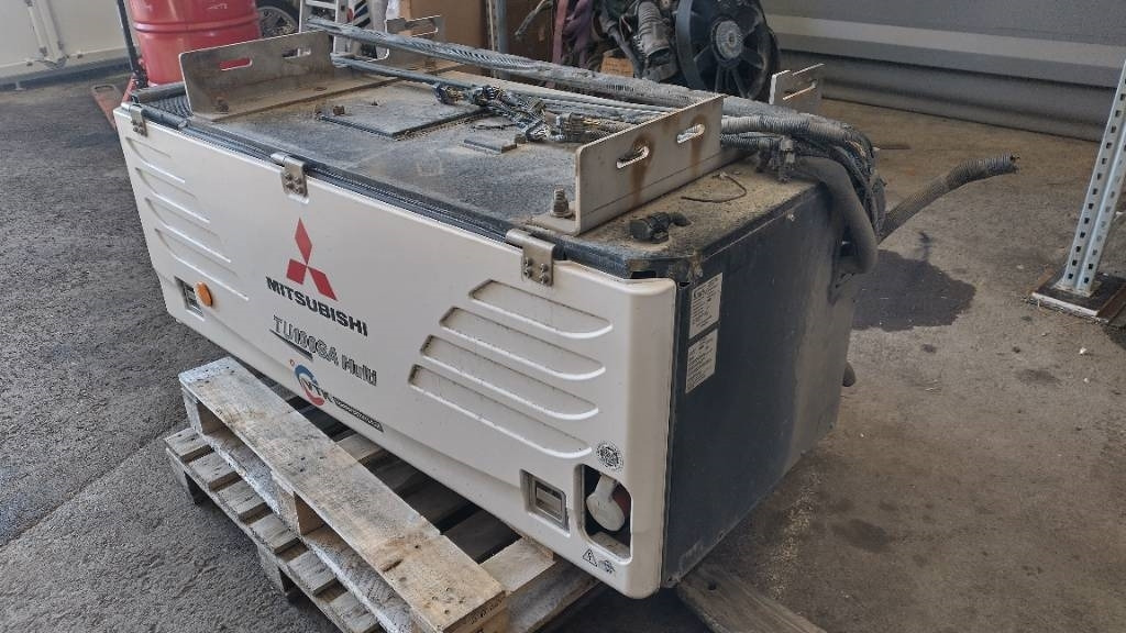 Mitsubishi TU100 SAEM Multi kylmäkone - Motore per Camion: foto 2 Mitsubishi TU100 SAEM Multi kylmäkone - Motore per Camion: foto 2