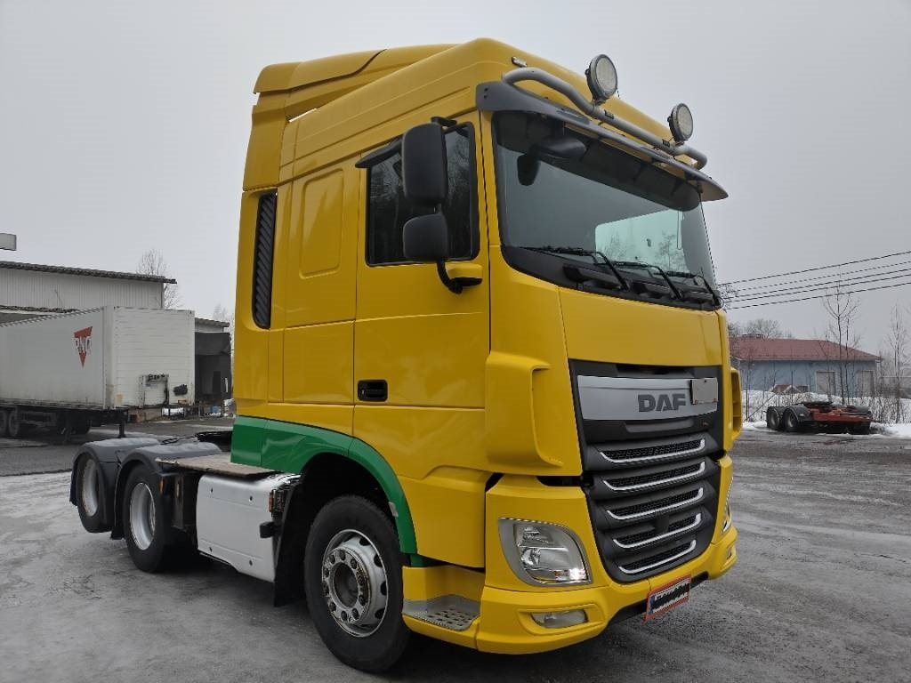 DAF XF440 Euro6 6x2 , hydrauliikka - Trattore stradale: foto 2 DAF XF440 Euro6 6x2 , hydrauliikka - Trattore stradale: foto 2