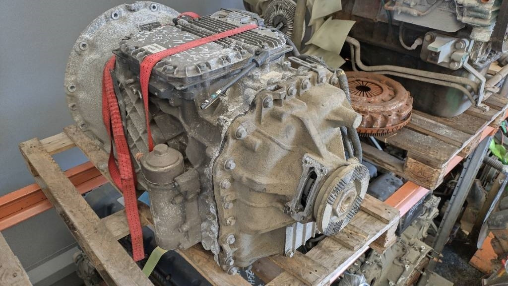 Volvo AT2612F dual pumpulla,320tkm - Cambio per Camion: foto 1 Volvo AT2612F dual pumpulla,320tkm - Cambio per Camion: foto 1