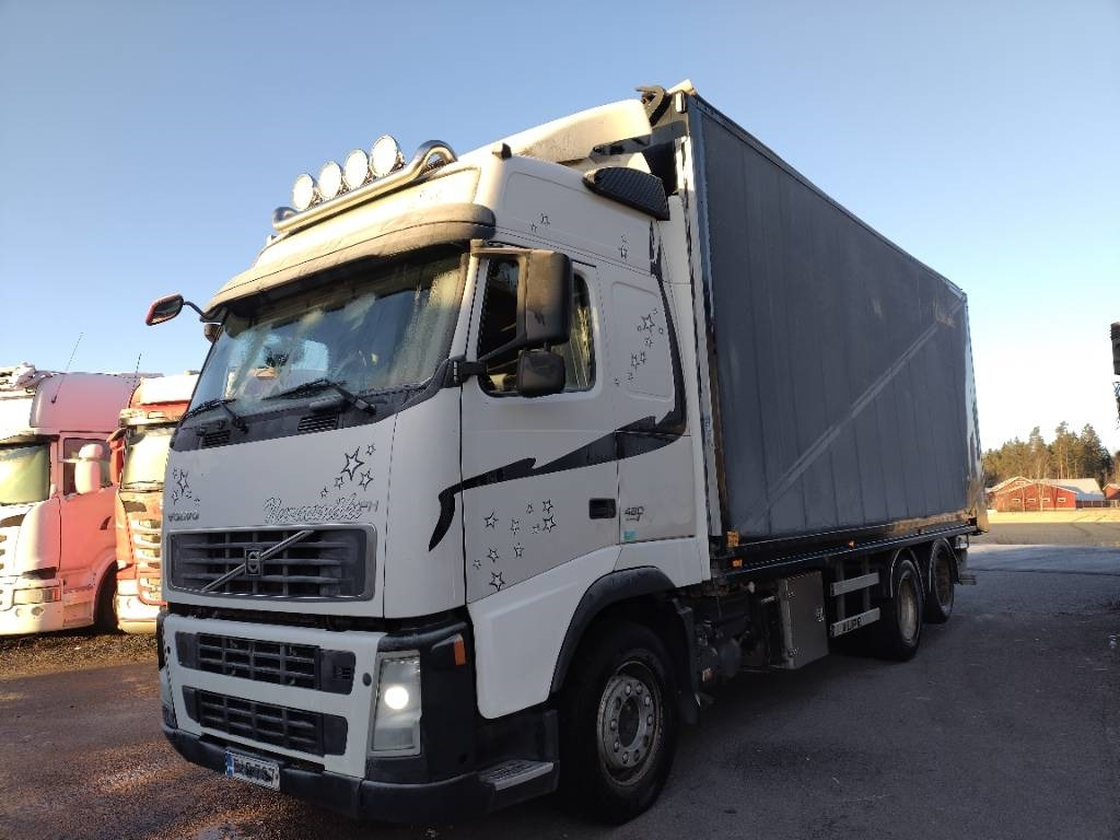 Volvo FH13 6x2 Lipe ketjupurkukori - Autocarro furgonato: foto 2 Volvo FH13 6x2 Lipe ketjupurkukori - Autocarro furgonato: foto 2