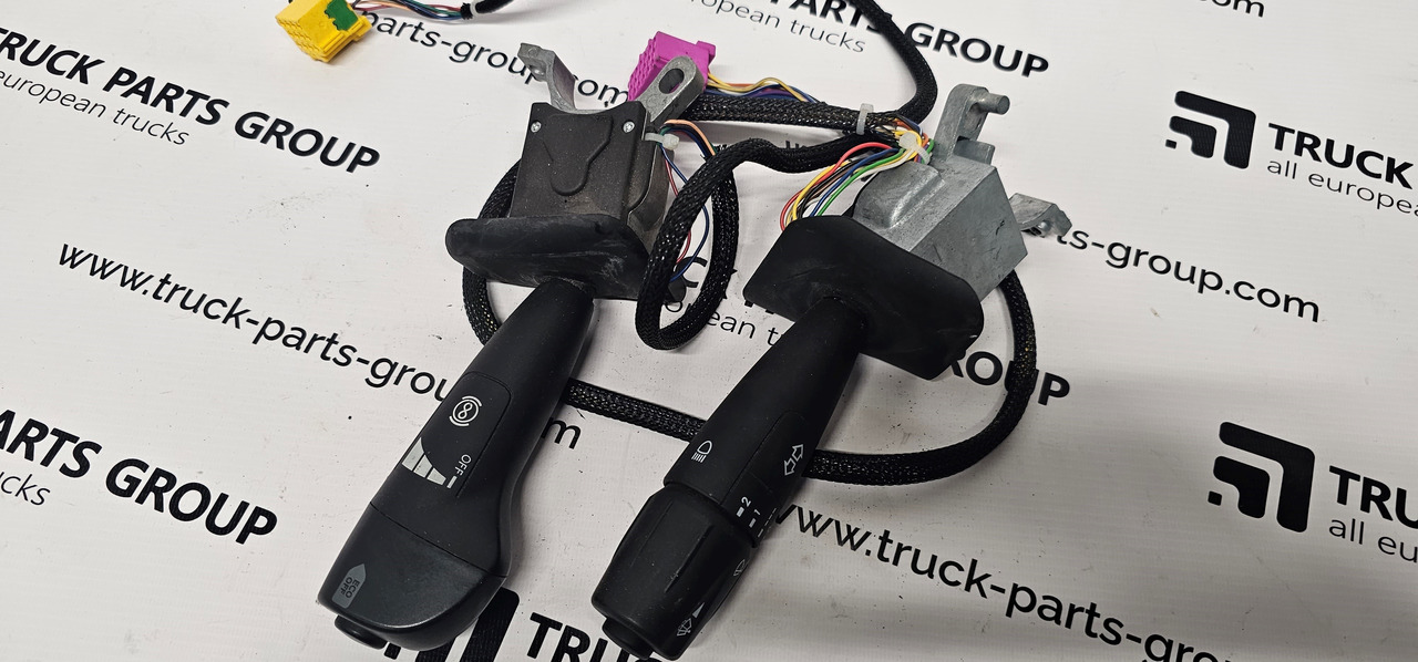 DAF DAF XF, CF, 106 XF, EURO6 emission Gear lever, control arm, Engine Brake Switch, Steering column switch 1975673, 004648, 010728, A064802301, A064802300, 48593, 2122030, 1892960, 1892962, 1892963, 1615 - ECU: foto 2 DAF DAF XF, CF, 106 XF, EURO6 emission Gear lever, control arm, Engine Brake Switch, Steering column switch 1975673, 004648, 010728, A064802301, A064802300, 48593, 2122030, 1892960, 1892962, 1892963, 1615 - ECU: foto 2