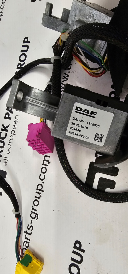 DAF DAF XF, CF, 106 XF, EURO6 emission Gear lever, control arm, Engine Brake Switch, Steering column switch 1975673, 004648, 010728, A064802301, A064802300, 48593, 2122030, 1892960, 1892962, 1892963, 1615 - ECU: foto 3 DAF DAF XF, CF, 106 XF, EURO6 emission Gear lever, control arm, Engine Brake Switch, Steering column switch 1975673, 004648, 010728, A064802301, A064802300, 48593, 2122030, 1892960, 1892962, 1892963, 1615 - ECU: foto 3