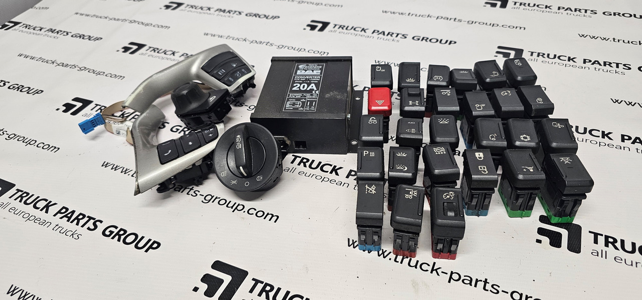 DAF DAF XF, CF, XF106 emission buttons set, control units, light control switch, voltage converter 1726282, 0657561, 1931725, 2151452, 2162812, 1368354, 1726283, 1316300, 1235163, 1368353, 1726283 - ECU: foto 2 DAF DAF XF, CF, XF106 emission buttons set, control units, light control switch, voltage converter 1726282, 0657561, 1931725, 2151452, 2162812, 1368354, 1726283, 1316300, 1235163, 1368353, 1726283 - ECU: foto 2