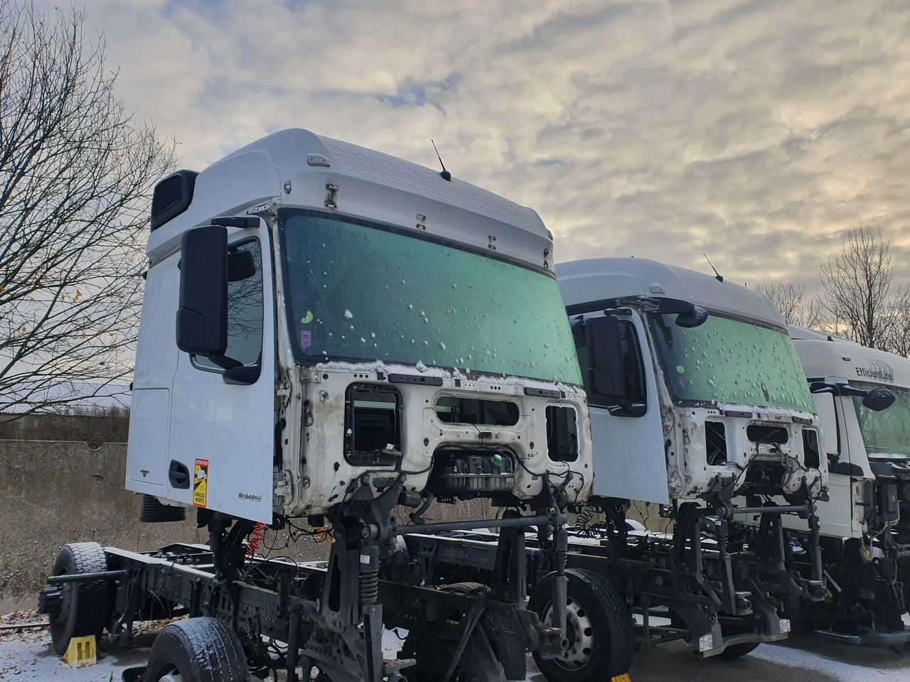 MERCEDES-BENZ Mercedes Benz Actors MP4 EURO6 cab body cabin L-cab BIG SPACE, STREAM SPACE type 0006000101, 0006001005, 9606101017, 9606102505, 9606102705, 9606103355, 9606103455, 9606103725, 9606160966, 9606160866 - Cabina per Camion: foto 3 MERCEDES-BENZ Mercedes Benz Actors MP4 EURO6 cab body cabin L-cab BIG SPACE, STREAM SPACE type 0006000101, 0006001005, 9606101017, 9606102505, 9606102705, 9606103355, 9606103455, 9606103725, 9606160966, 9606160866 - Cabina per Camion: foto 3