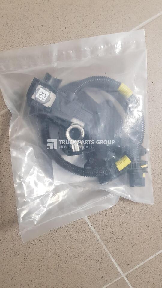 RENAULT RENAULT T series, T RANGE GAMA EURO 6, 7423937504, 23242412, batteries sensor, batteries connection control unit - Batteria per Camion: foto 1 RENAULT RENAULT T series, T RANGE GAMA EURO 6, 7423937504, 23242412, batteries sensor, batteries connection control unit - Batteria per Camion: foto 1