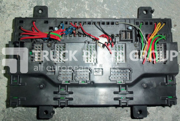 VOLVO FH13, FM13, EURO 4, EURO 5 emission fuse and relay centre, centr fuse block - Fusibile per Camion: foto 3 VOLVO FH13, FM13, EURO 4, EURO 5 emission fuse and relay centre, centr fuse block - Fusibile per Camion: foto 3