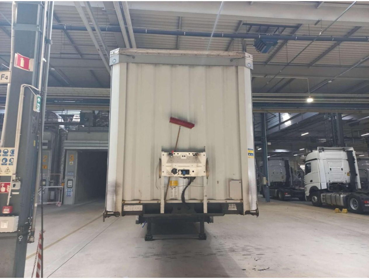 2018 Krone SDP Profi Liner Standard Lifting Axle - Semirimorchio centinato: foto 1 2018 Krone SDP Profi Liner Standard Lifting Axle - Semirimorchio centinato: foto 1
