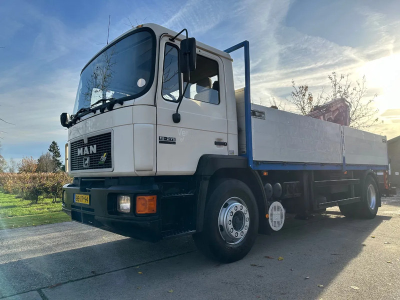 MAN 19.272 F90 / NL TRUCK / 4X2 / EURO1 / ATLAS AK140.1-6,2/1 / MANUAL / FIRST OWNER - Camion con gru: foto 1 MAN 19.272 F90 / NL TRUCK / 4X2 / EURO1 / ATLAS AK140.1-6,2/1 / MANUAL / FIRST OWNER - Camion con gru: foto 1