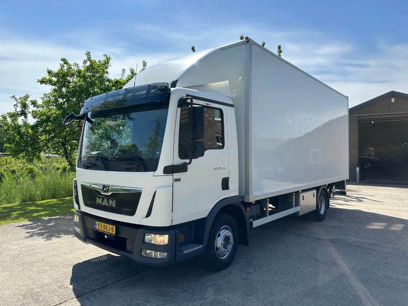 MAN TGL 10.190 / NL TRUCK / BOX / EURO 6 / MANUAL / NEW TYRES / LOADLIFT - Autocarro furgonato: foto 1 MAN TGL 10.190 / NL TRUCK / BOX / EURO 6 / MANUAL / NEW TYRES / LOADLIFT - Autocarro furgonato: foto 1