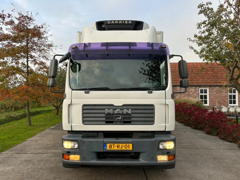 MAN TGM 18.280 / NL TRUCK / EURO 4 / CLIMA / DOORS+LIFT+SIDE DOOR / CARRIER FRIGO (print broken!) - Autocarro frigorifero: foto 2 MAN TGM 18.280 / NL TRUCK / EURO 4 / CLIMA / DOORS+LIFT+SIDE DOOR / CARRIER FRIGO (print broken!) - Autocarro frigorifero: foto 2