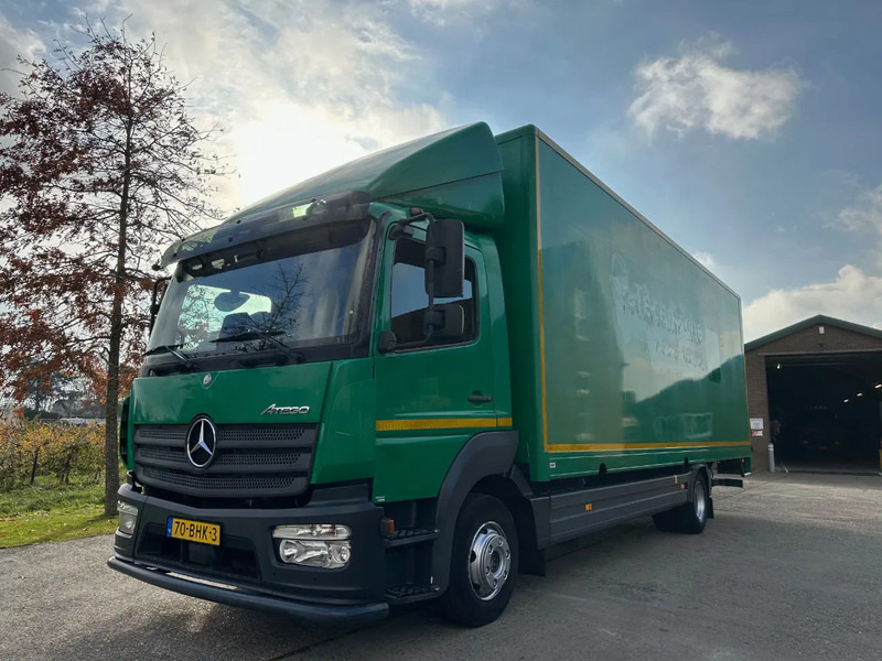 Mercedes-Benz Atego 1018 / NL TRUCK / EURO 6 / AIRCO / BOX+LIFT+SIDE DOOR / AUTOMATIC - Autocarro furgonato: foto 1 Mercedes-Benz Atego 1018 / NL TRUCK / EURO 6 / AIRCO / BOX+LIFT+SIDE DOOR / AUTOMATIC - Autocarro furgonato: foto 1