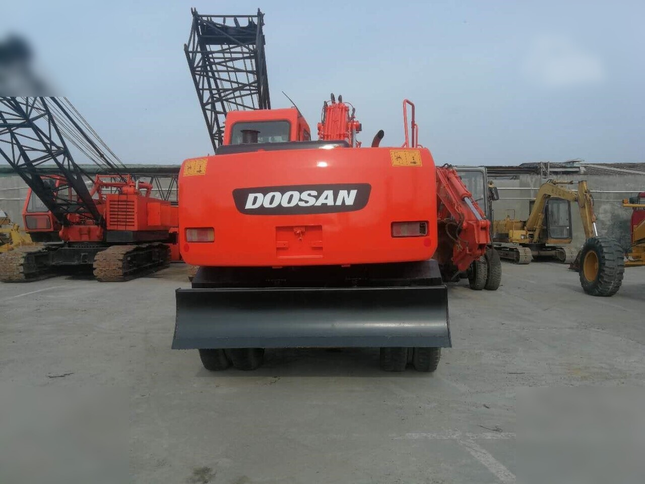 Escavatore gommato DOOSAN DH150W-7: foto 6