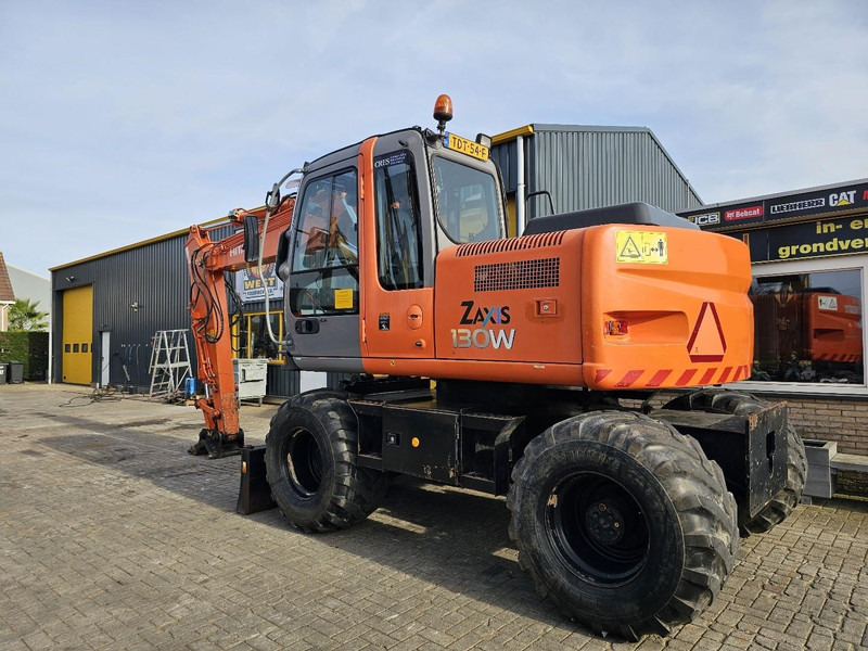 Hitachi ZAXIS 130 W - Escavatore gommato: foto 3 Hitachi ZAXIS 130 W - Escavatore gommato: foto 3