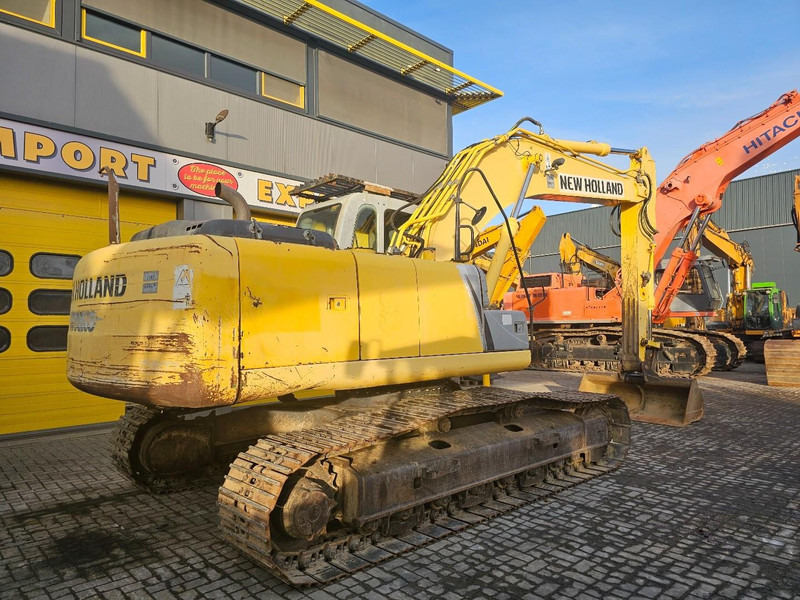 New Holland E215B - Escavatore cingolato: foto 4 New Holland E215B - Escavatore cingolato: foto 4