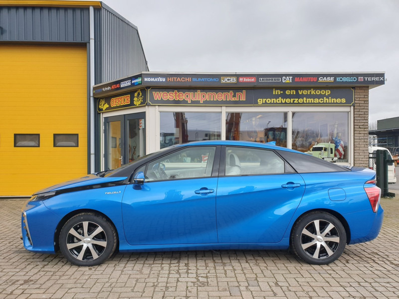 Toyota Mirai - Berlina: foto 1 Toyota Mirai - Berlina: foto 1