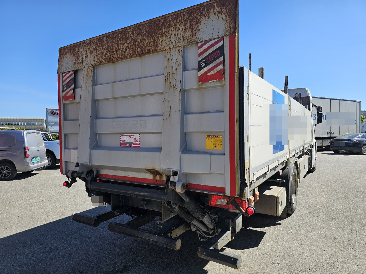Scania P320 - Autocarro con pianale/ Cassone fisso, Camion con gru: foto 5 Scania P320 - Autocarro con pianale/ Cassone fisso, Camion con gru: foto 5