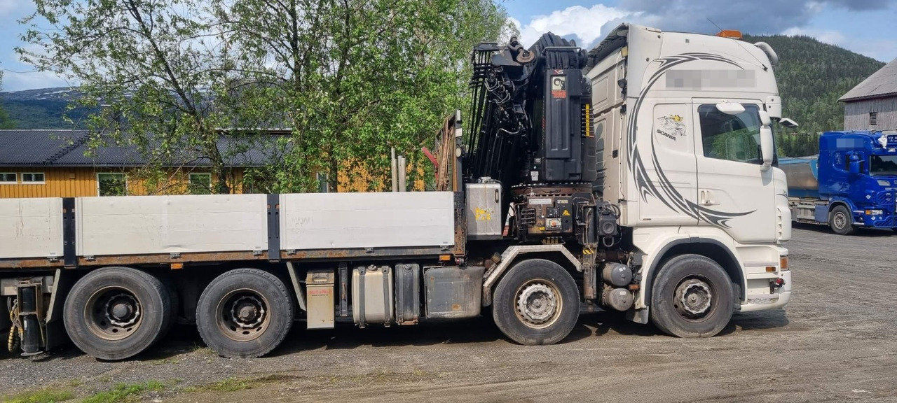 Scania R560 - Autocarro con pianale/ Cassone fisso, Camion con gru: foto 1 Scania R560 - Autocarro con pianale/ Cassone fisso, Camion con gru: foto 1