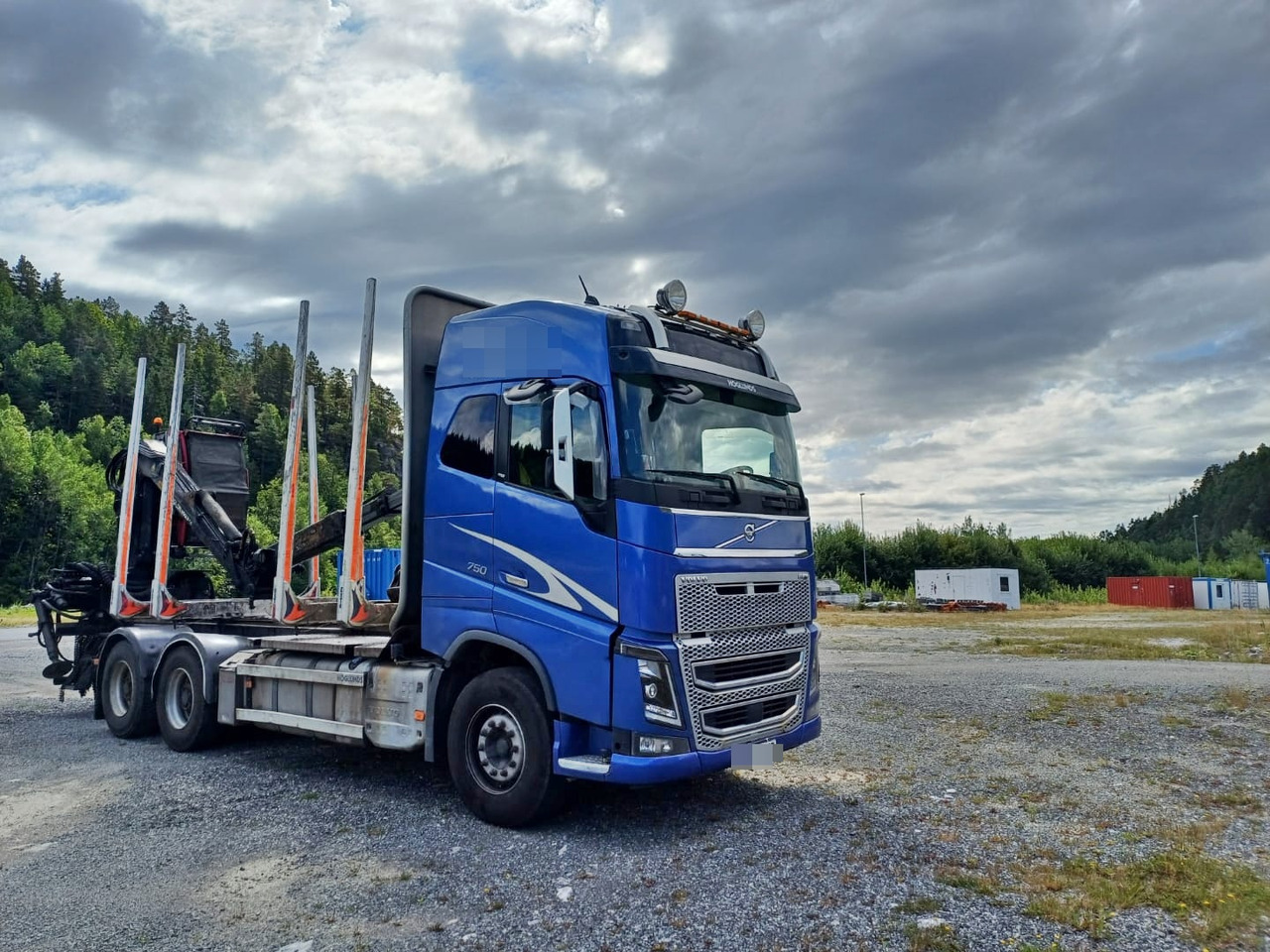 Volvo FH16 750 - Camion trasporto legname, Camion con gru: foto 2 Volvo FH16 750 - Camion trasporto legname, Camion con gru: foto 2