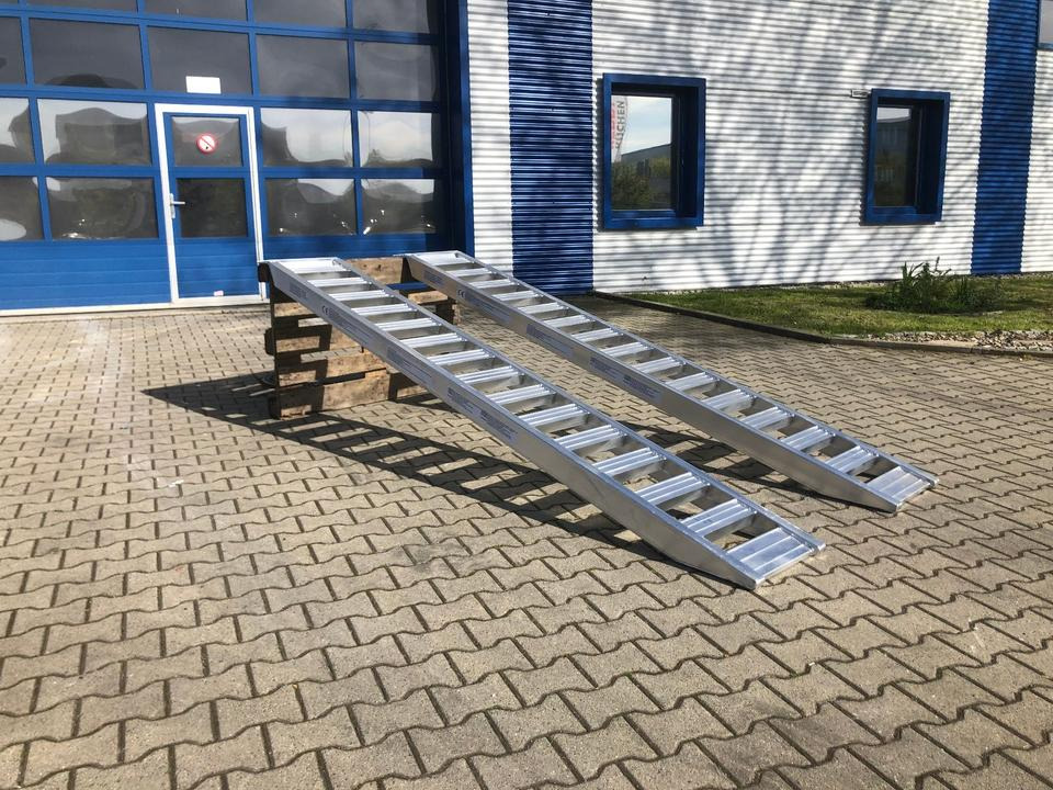 Alurampen Satz 2,5m 2000KG Minibagger Minilader Quad Auffahrrampe *INKL.19% MWST* - Rampa di carico: foto 3 Alurampen Satz 2,5m 2000KG Minibagger Minilader Quad Auffahrrampe *INKL.19% MWST* - Rampa di carico: foto 3