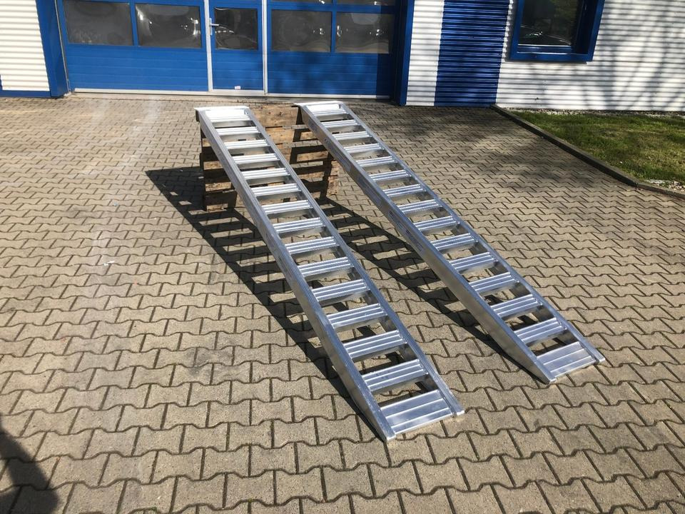 Alurampen Satz 2,5m 2000KG Minibagger Minilader Quad Auffahrrampe *INKL.19% MWST* - Rampa di carico: foto 5 Alurampen Satz 2,5m 2000KG Minibagger Minilader Quad Auffahrrampe *INKL.19% MWST* - Rampa di carico: foto 5