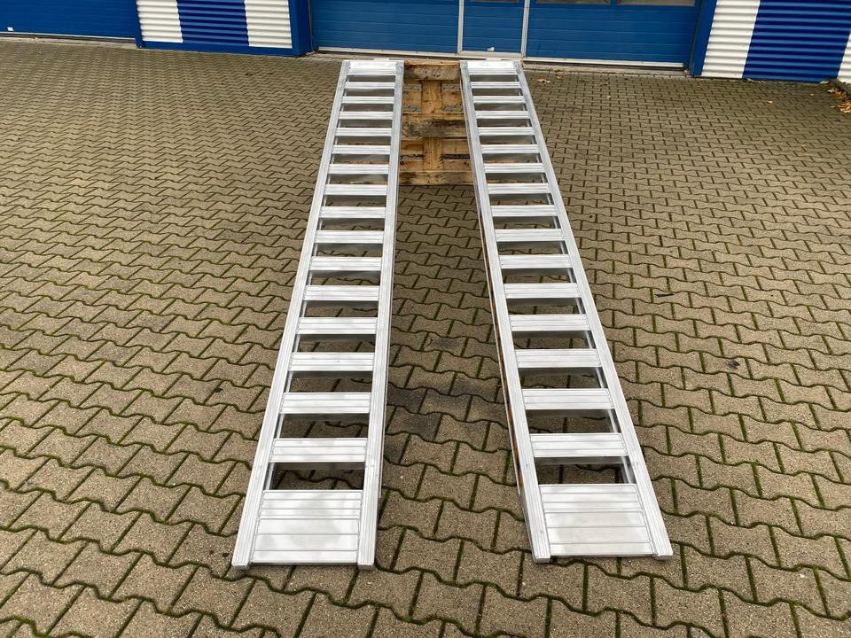 Alurampen Satz 3,50M 2000KG Minibagger Minilader Quad Auffahrrampe *INKL.19% MWST* - Rampa di carico: foto 2 Alurampen Satz 3,50M 2000KG Minibagger Minilader Quad Auffahrrampe *INKL.19% MWST* - Rampa di carico: foto 2