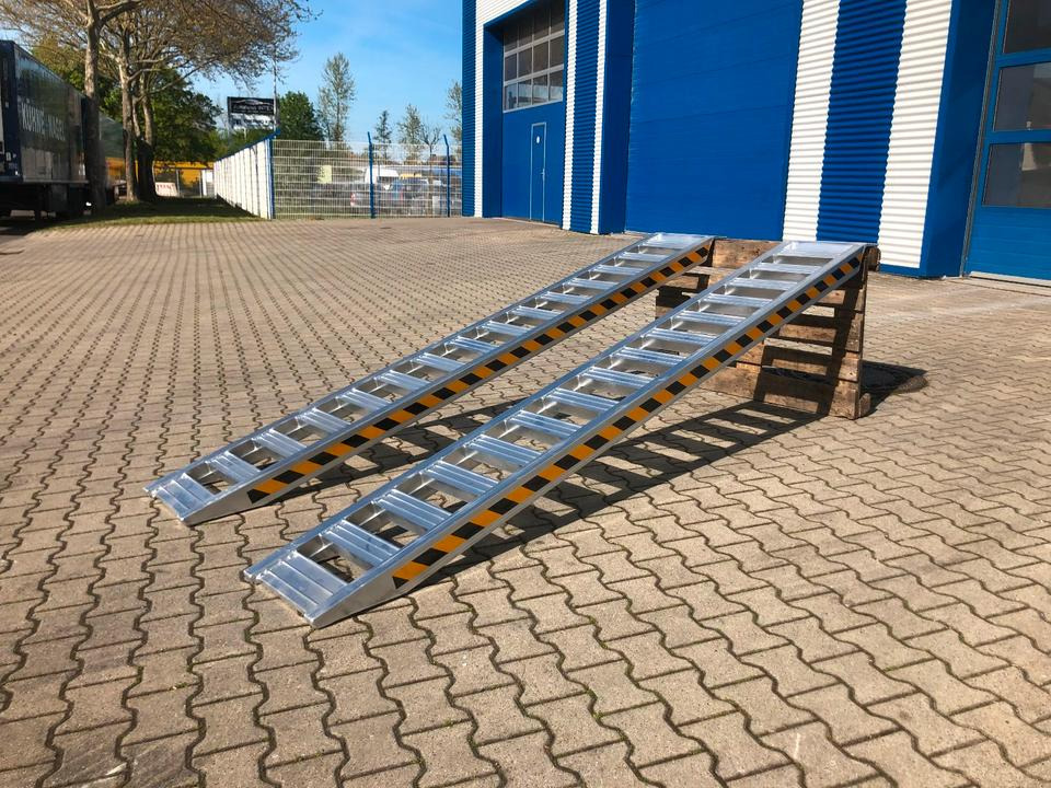 Alurampen Satz 3m 3000KG Minibagger Minilader Quad Auffahrrampe *INKL.19% MWST* - Rampa di carico: foto 1 Alurampen Satz 3m 3000KG Minibagger Minilader Quad Auffahrrampe *INKL.19% MWST* - Rampa di carico: foto 1