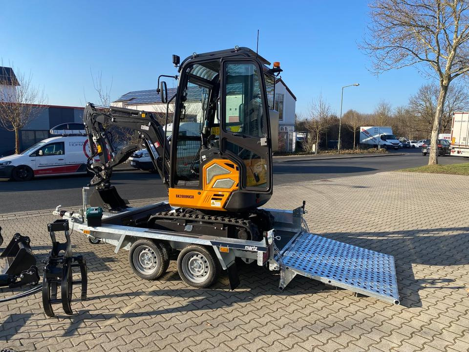 Minibagger BK2000NKSR + Tieflader + Zubehör *INKL.19% MWST*BERGER KRAUS*KUBOTA* KLIMA*SCHWENKARM*VERSTELLFAHRWERK* - Miniescavatore: foto 5 Minibagger BK2000NKSR + Tieflader + Zubehör *INKL.19% MWST*BERGER KRAUS*KUBOTA* KLIMA*SCHWENKARM*VERSTELLFAHRWERK* - Miniescavatore: foto 5