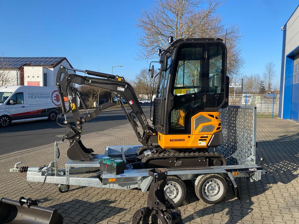 Minibagger BK2000NKSR + Tieflader + Zubehör *INKL.19% MWST*BERGER KRAUS*KUBOTA* KLIMA*SCHWENKARM*VERSTELLFAHRWERK* - Miniescavatore: foto 4 Minibagger BK2000NKSR + Tieflader + Zubehör *INKL.19% MWST*BERGER KRAUS*KUBOTA* KLIMA*SCHWENKARM*VERSTELLFAHRWERK* - Miniescavatore: foto 4