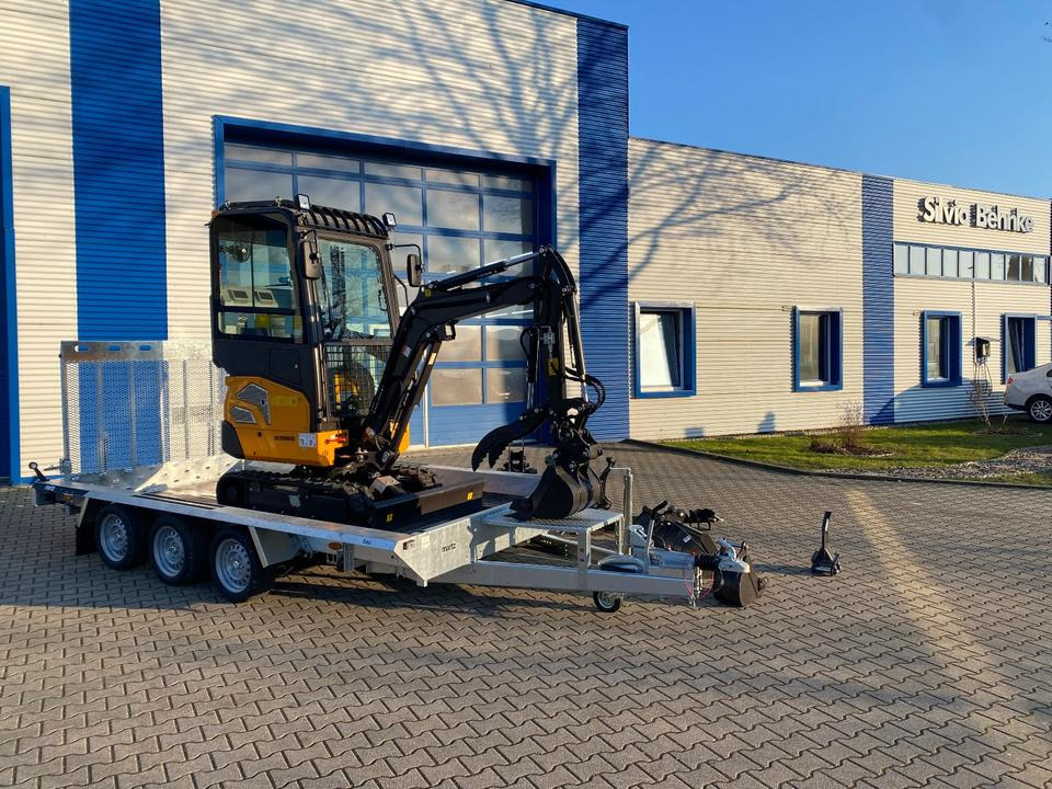 Minibagger BK2000NKSR + Tieflader + Zubehör *INKL.19% MWST*BERGER KRAUS*KUBOTA* KLIMA*SCHWENKARM*VERSTELLFAHRWERK* - Miniescavatore: foto 4 Minibagger BK2000NKSR + Tieflader + Zubehör *INKL.19% MWST*BERGER KRAUS*KUBOTA* KLIMA*SCHWENKARM*VERSTELLFAHRWERK* - Miniescavatore: foto 4