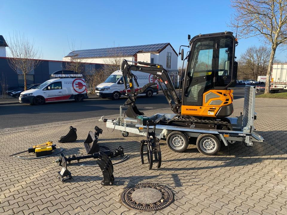 Minibagger BK2000NKSR + Tieflader + Zubehör *INKL.19% MWST*BERGER KRAUS*KUBOTA* KLIMA*SCHWENKARM*VERSTELLFAHRWERK* - Miniescavatore: foto 3 Minibagger BK2000NKSR + Tieflader + Zubehör *INKL.19% MWST*BERGER KRAUS*KUBOTA* KLIMA*SCHWENKARM*VERSTELLFAHRWERK* - Miniescavatore: foto 3