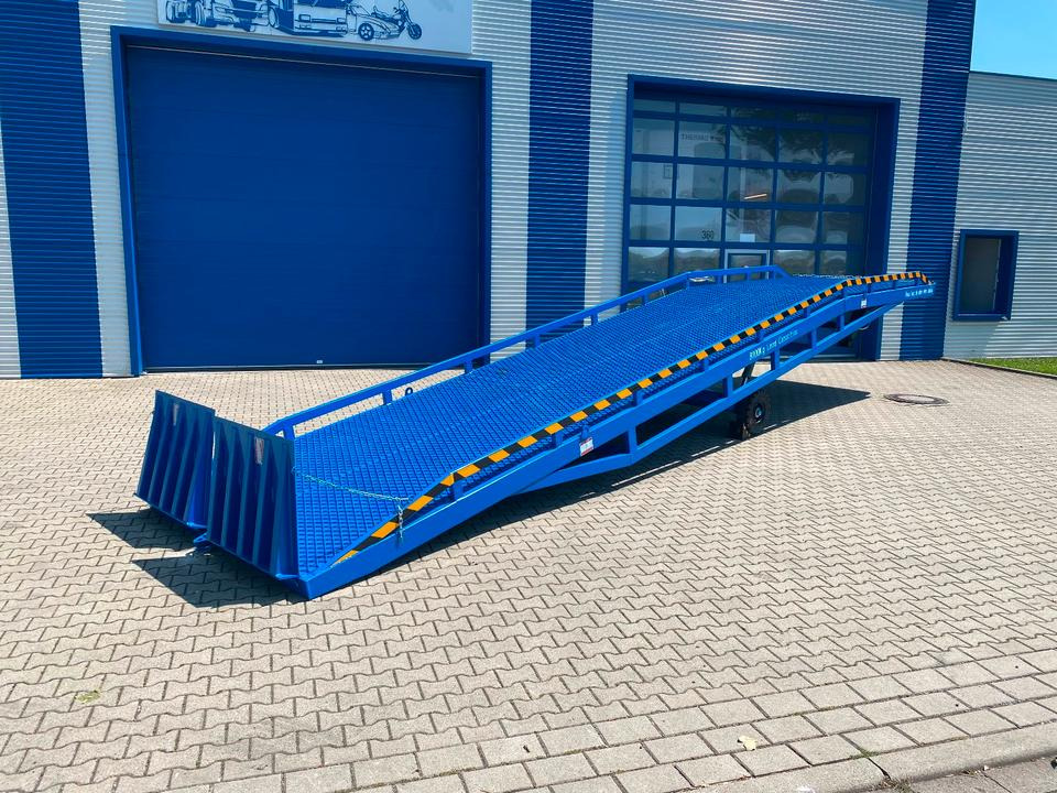 Verladerampe 8t Containerrampe LKW Rampe NEU *INKL.19% MWST*SOFORT VERFÜGBAR!* - Rampa di carico: foto 1 Verladerampe 8t Containerrampe LKW Rampe NEU *INKL.19% MWST*SOFORT VERFÜGBAR!* - Rampa di carico: foto 1