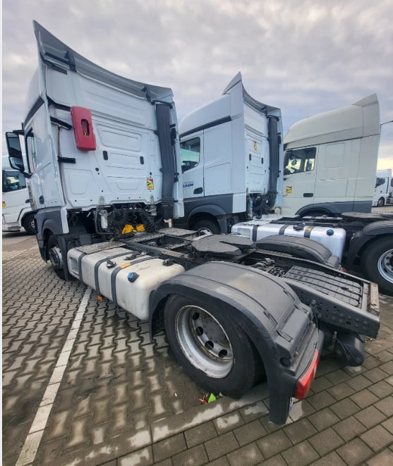 Mercedes-Benz ACTROS 1845 mega  WDF - Trattore stradale: foto 4 Mercedes-Benz ACTROS 1845 mega  WDF - Trattore stradale: foto 4