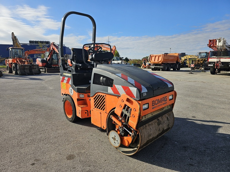 BOMAG BW100AC-4 - Rullo combinato: foto 5 BOMAG BW100AC-4 - Rullo combinato: foto 5