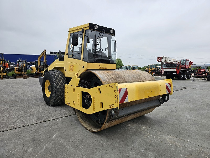 BOMAG BW213DH-4 - Rullo compattatore/ Rullo compressore: foto 5 BOMAG BW213DH-4 - Rullo compattatore/ Rullo compressore: foto 5