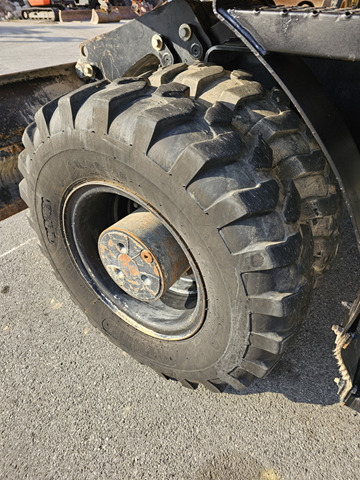 Escavatore gommato CATERPILLAR M318F: foto 21