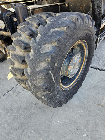 Escavatore gommato CATERPILLAR M318F: foto 19