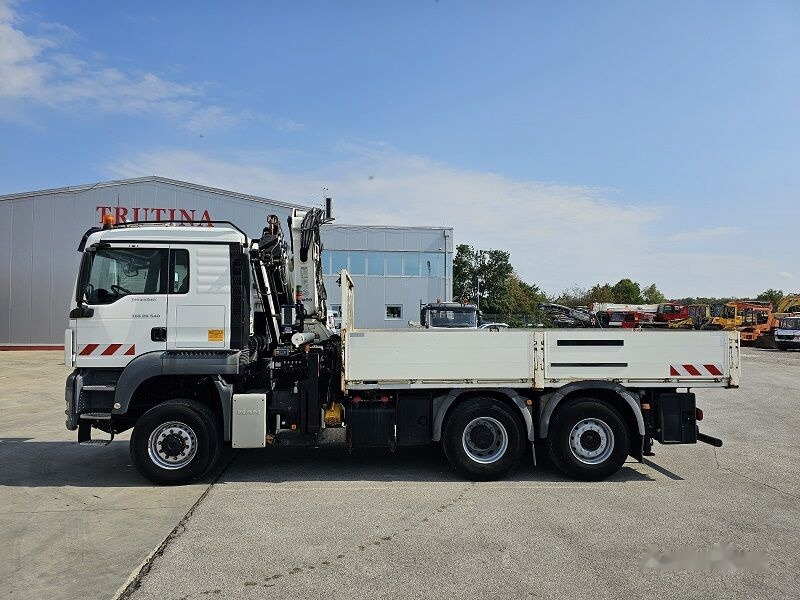 MAN TGS 28.540 - Autocarro con pianale/ Cassone fisso, Camion con gru: foto 1 MAN TGS 28.540 - Autocarro con pianale/ Cassone fisso, Camion con gru: foto 1