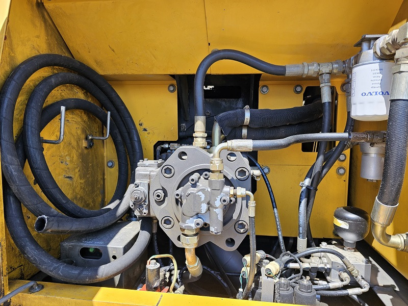 Escavatore cingolato VOLVO EC240BNLC: foto 15