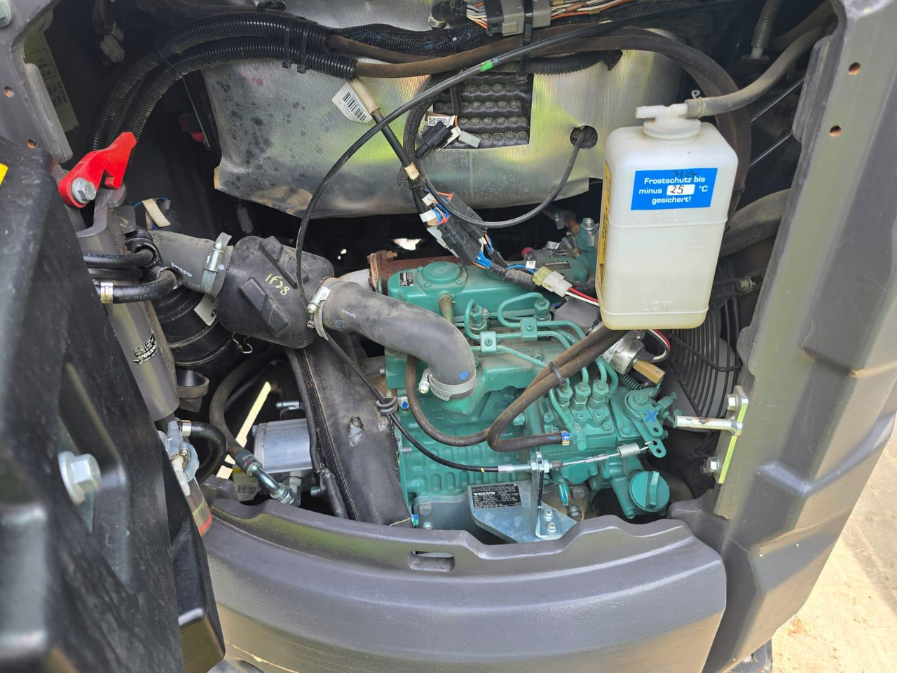 VOLVO EC 18 E - Miniescavatore: foto 5 VOLVO EC 18 E - Miniescavatore: foto 5