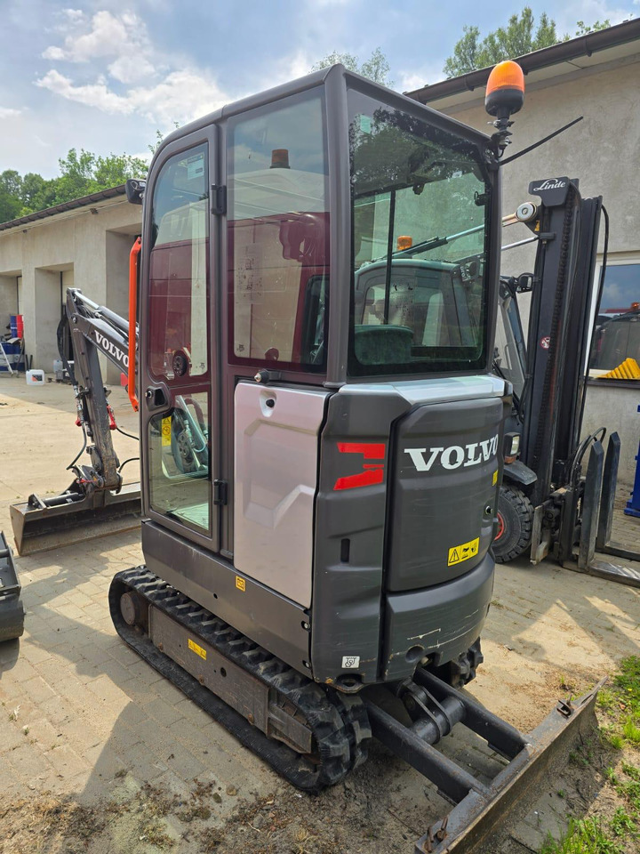 VOLVO EC 18 E - Miniescavatore: foto 4 VOLVO EC 18 E - Miniescavatore: foto 4